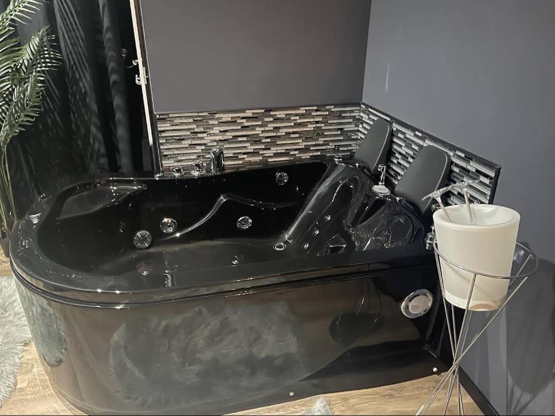 Nuit Romantique - Jacuzzi - Beziers - Romance Royale Zewnętrze zdjęcie